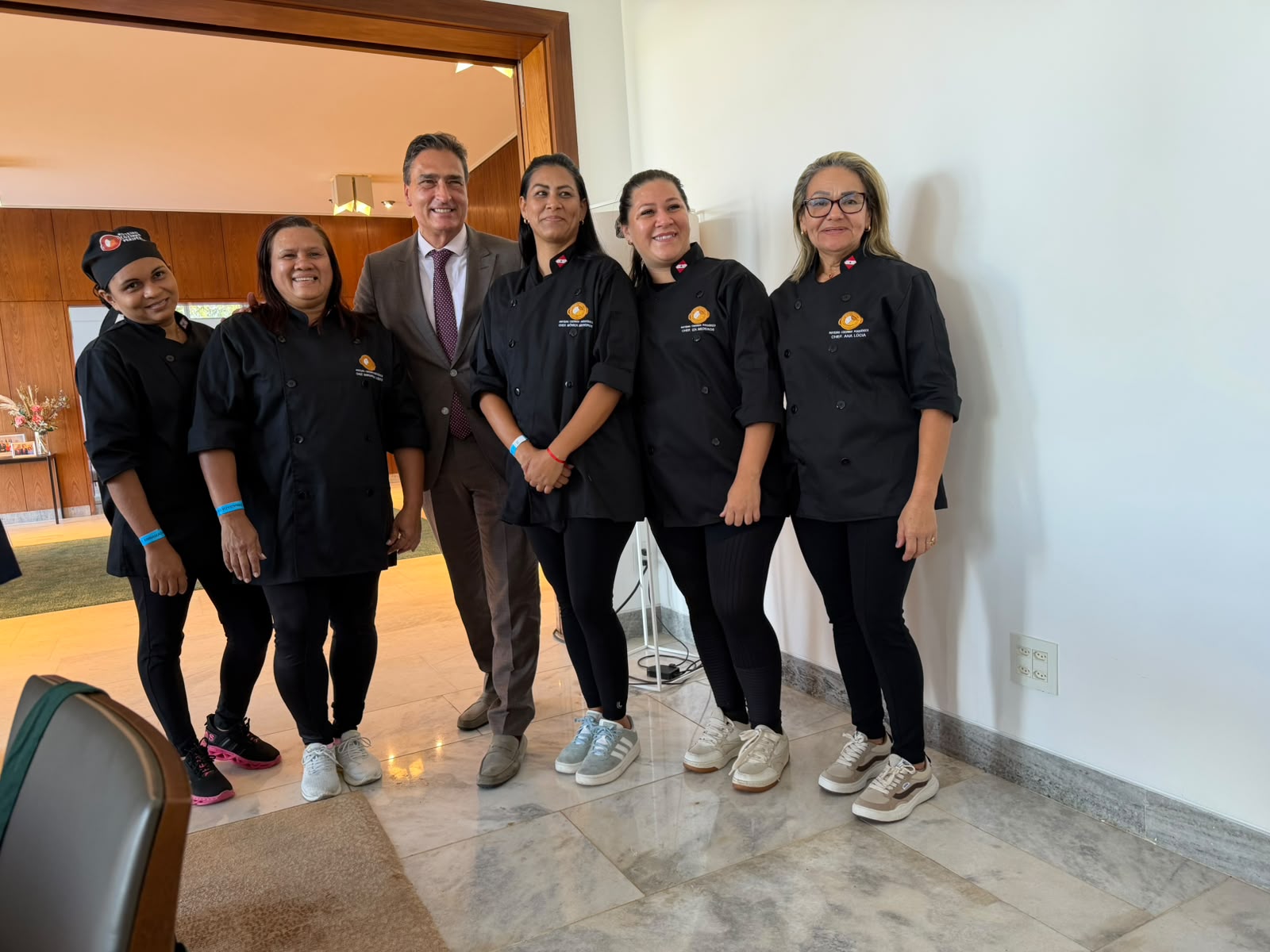 Da invisibilidade ao reconhecimento: mulheres da Vila da Barca cozinham para mais de 400 convidados em Brasília