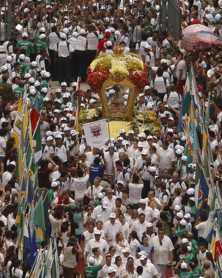 Guia do Círio 2026 traz programação oficial, história e símbolos da festa, além de orientações para a imprensa